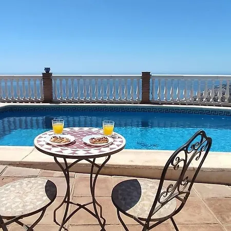 Private With Panoramic Seaviews, Pool & Wifi Villa *