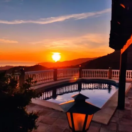 Private With Panoramic Seaviews, Pool & Wifi Villa