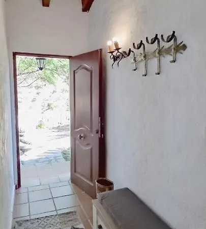 Private With Panoramic Seaviews, Pool & Wifi Villa *